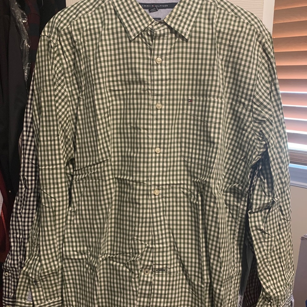 *EVERYTHING MUST GO* Tommy Hilfiger shirt size L